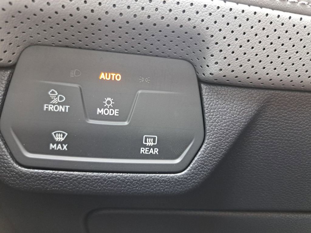 New 2026 Volkswagen Atlas Peak Edition AWD/4WD image 17