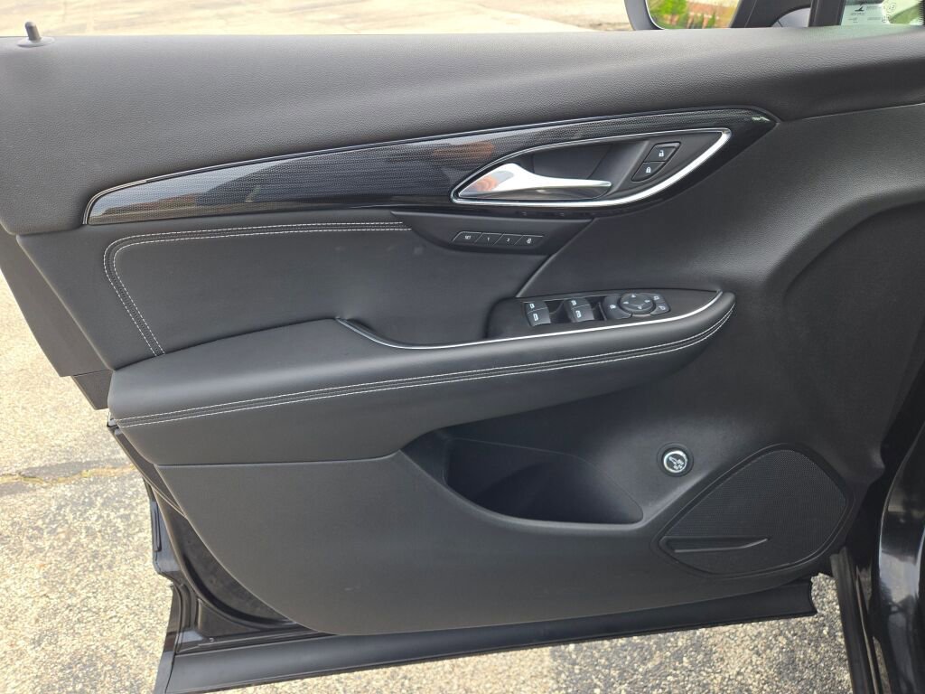 Used 2023 Buick Envision Essence w/ Sport Touring Package AWD/4WD image 19