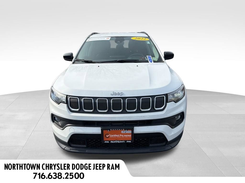 Used 2022 Jeep Compass Latitude image 2
