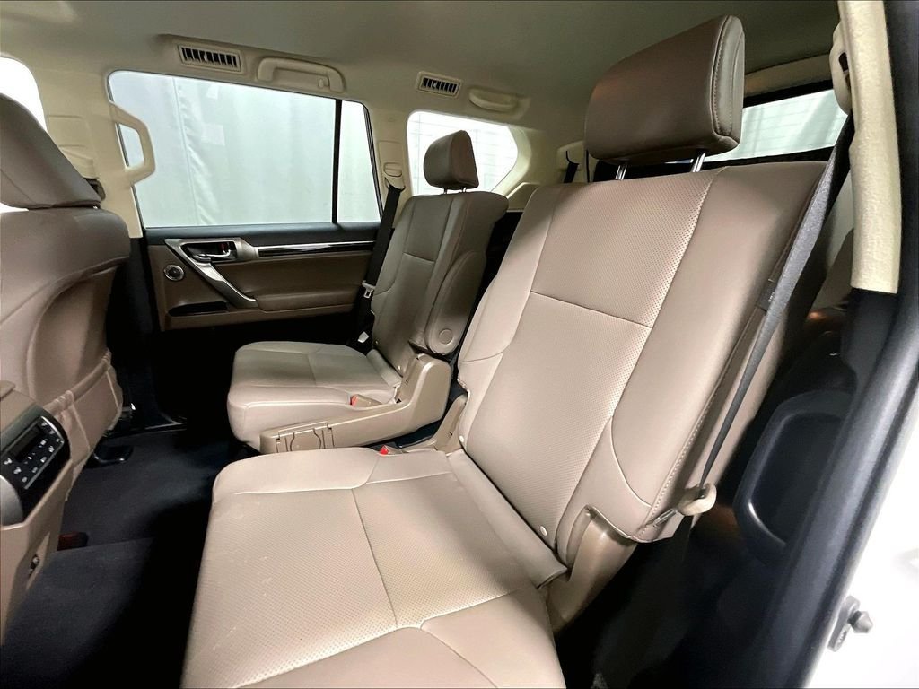 Used 2022 Lexus GX 460 Premium w/ Accessory Package AWD/4WD image 15
