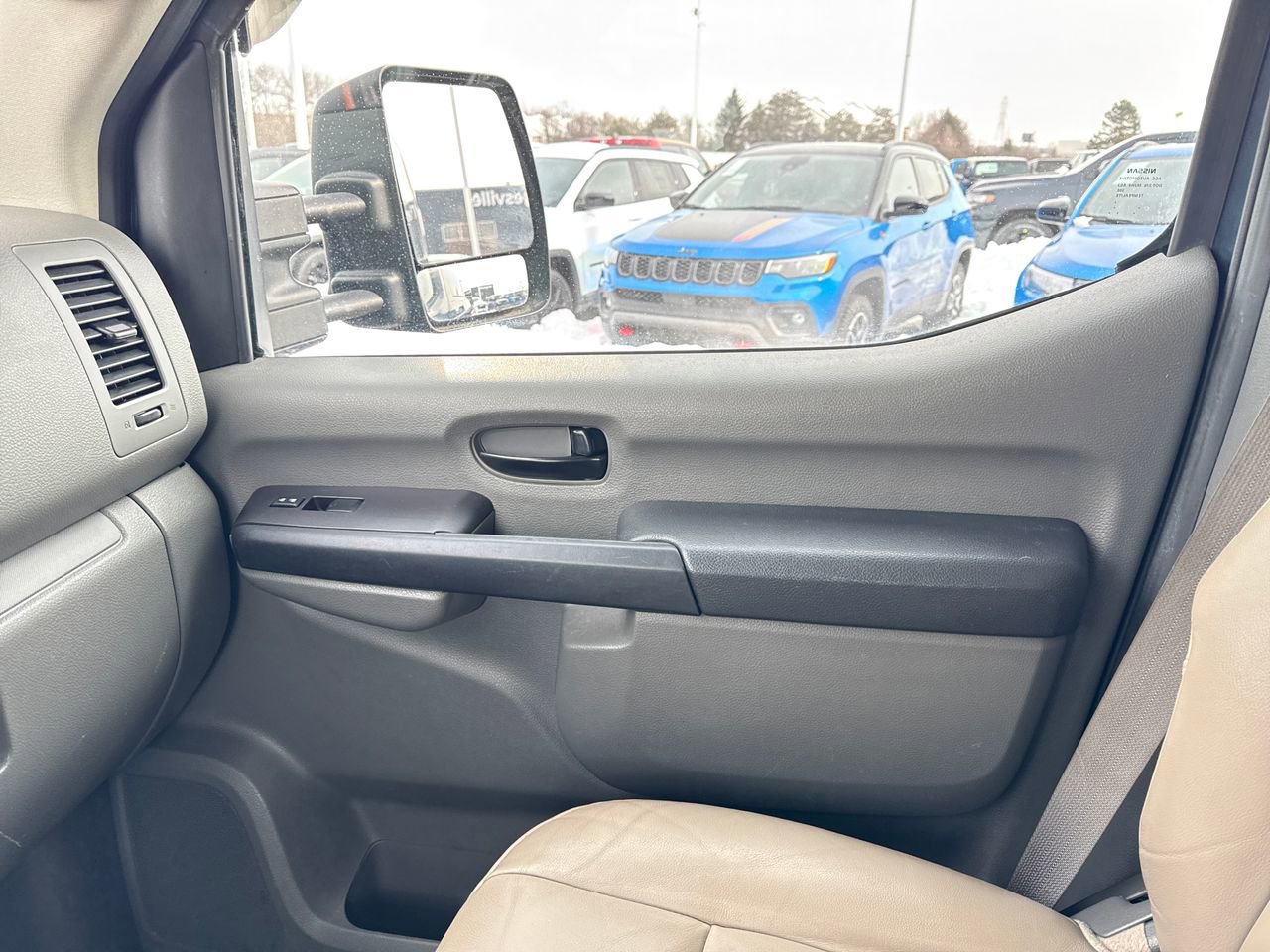 Used 2019 Nissan NV 3500 SL image 25