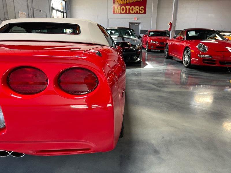 Used 2001 Chevrolet Corvette Convertible RWD image 12