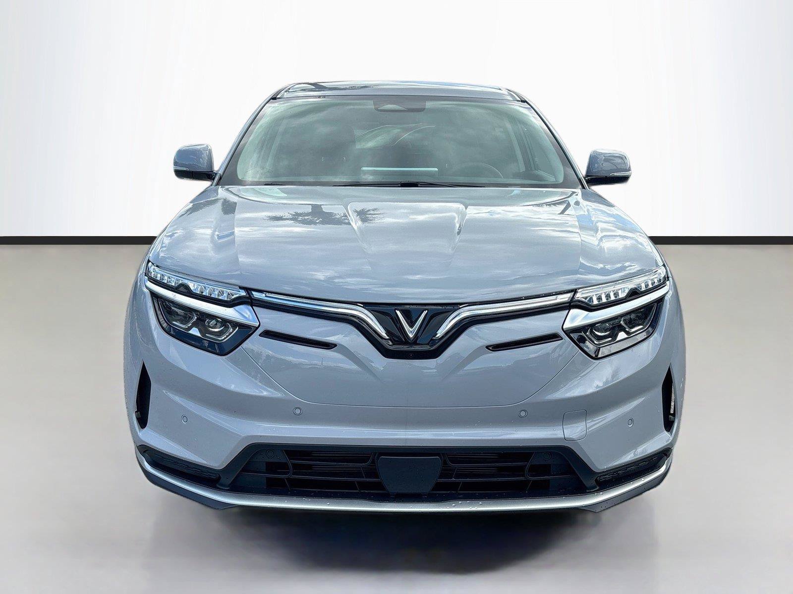 New 2027 VinFast VF 8 Eco AWD/4WD image 2