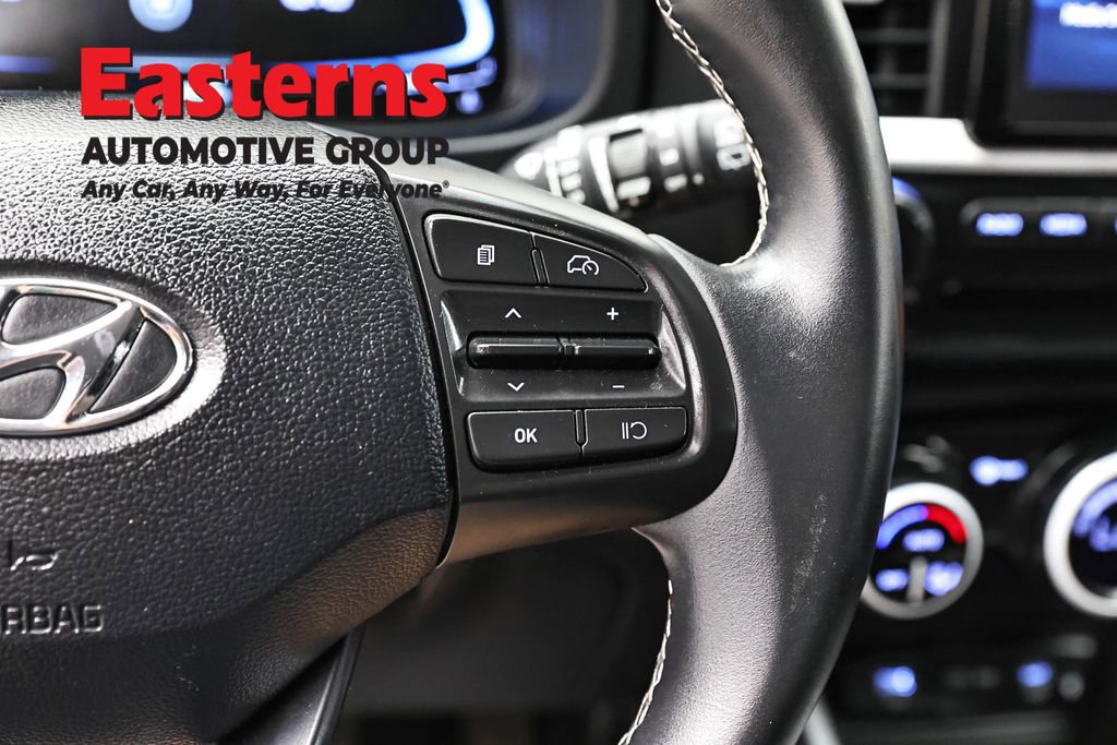 Used 2024 Hyundai Venue Limited FWD image 15