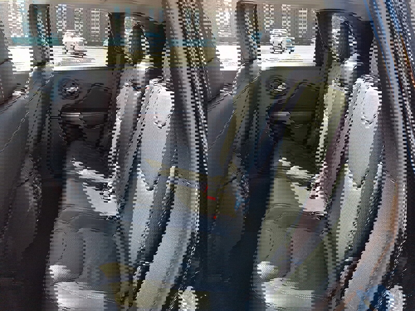 Used 2021 Jeep Cherokee Limited w/ Elite Package image 10