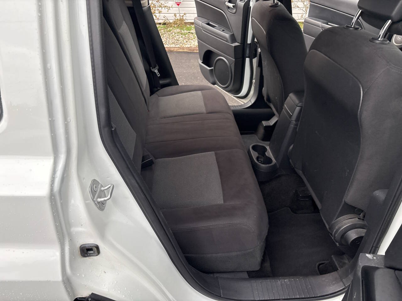 Used 2016 Jeep Patriot Sport w/ Power Value Group AWD/4WD image 17