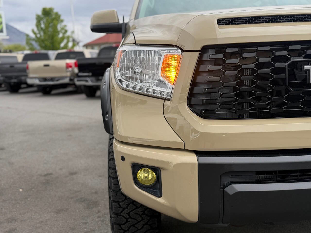 Used 2017 Toyota Tundra Limited w/ Limited Premium Package AWD/4WD image 26