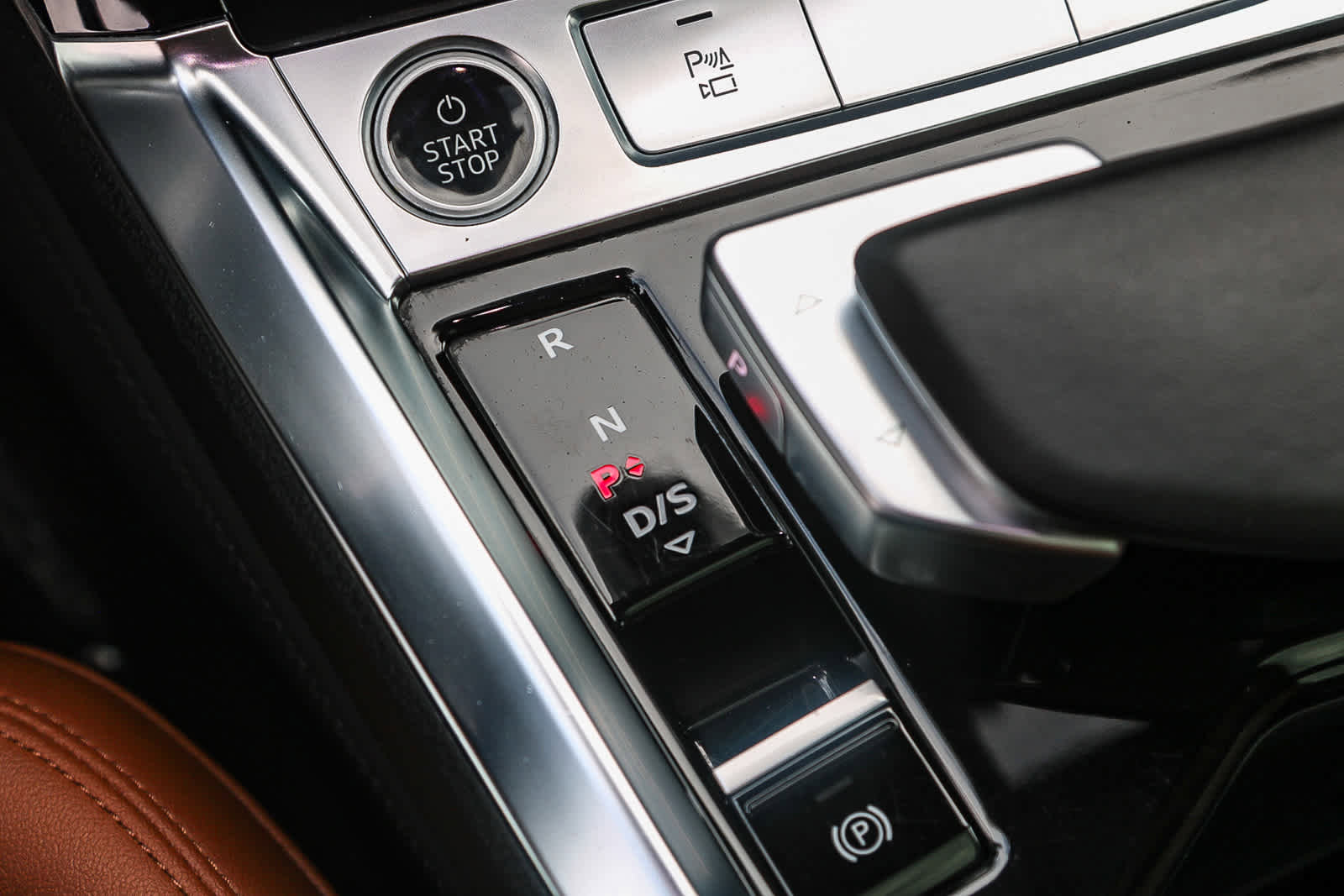 Used 2022 Audi e-tron Premium Plus w/ Premium Plus Package image 22