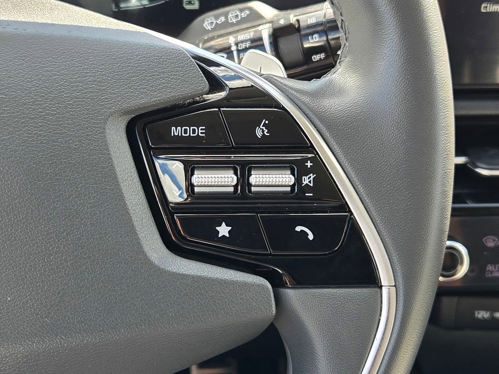 Used 2023 Kia Niro EX Touring FWD image 31