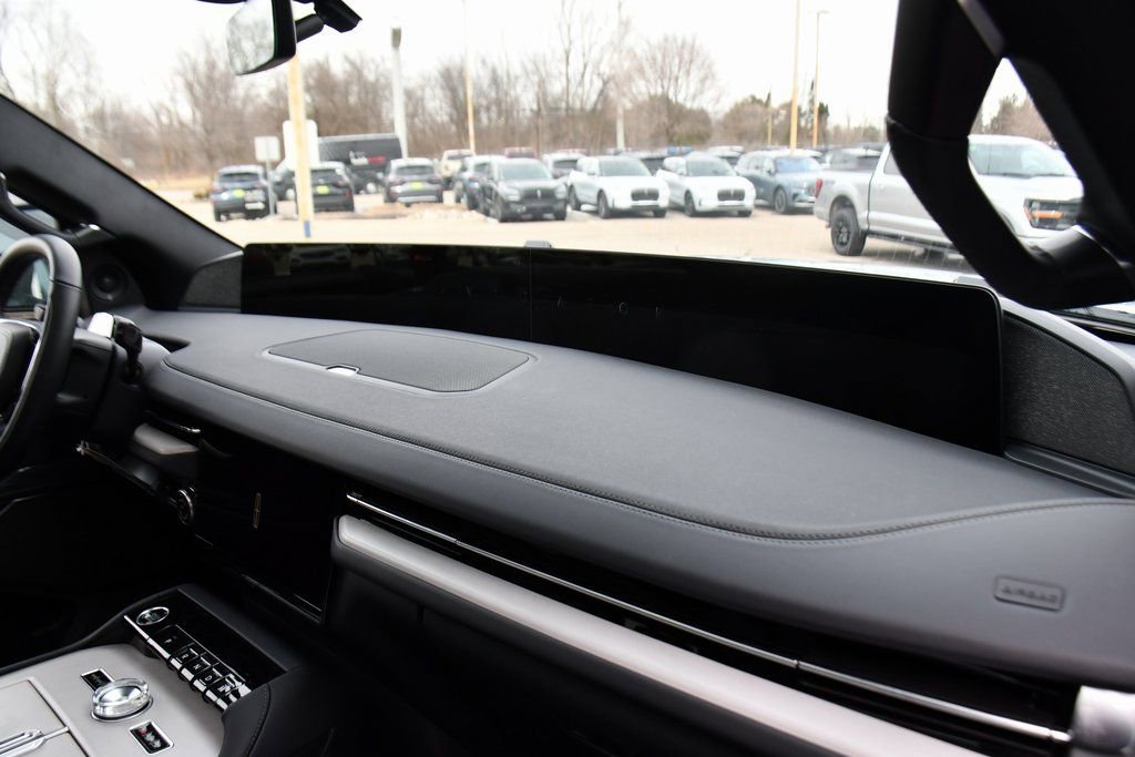 New 2026 Lincoln Navigator Reserve w/ Jet Appearance Package AWD/4WD image 15