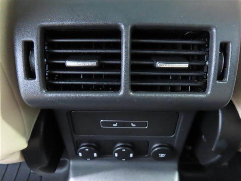 Used 2020 Jaguar F-PACE Premium image 34