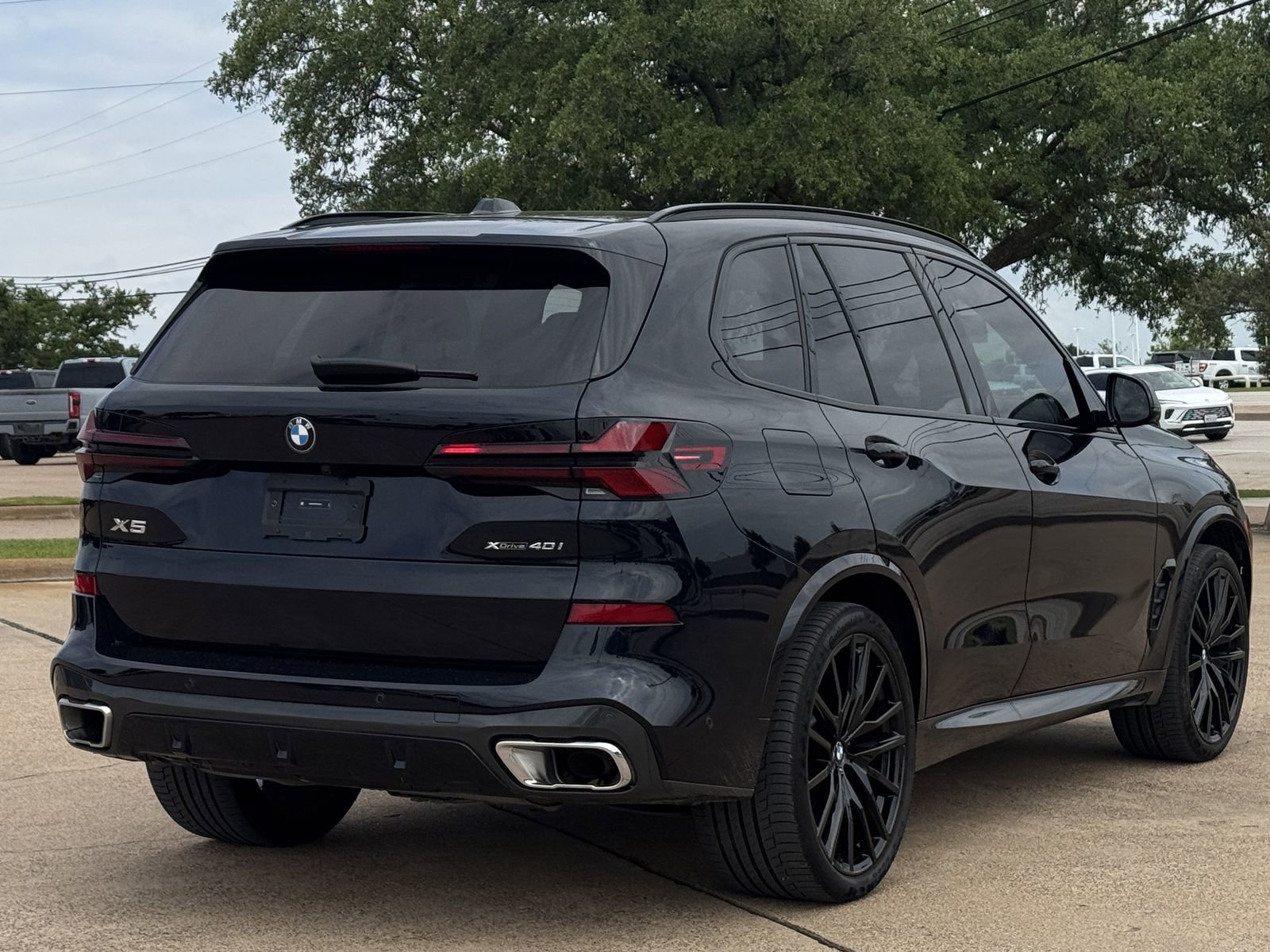 Used 2025 BMW X5 xDrive40i w/ M Sport Package AWD/4WD image 4