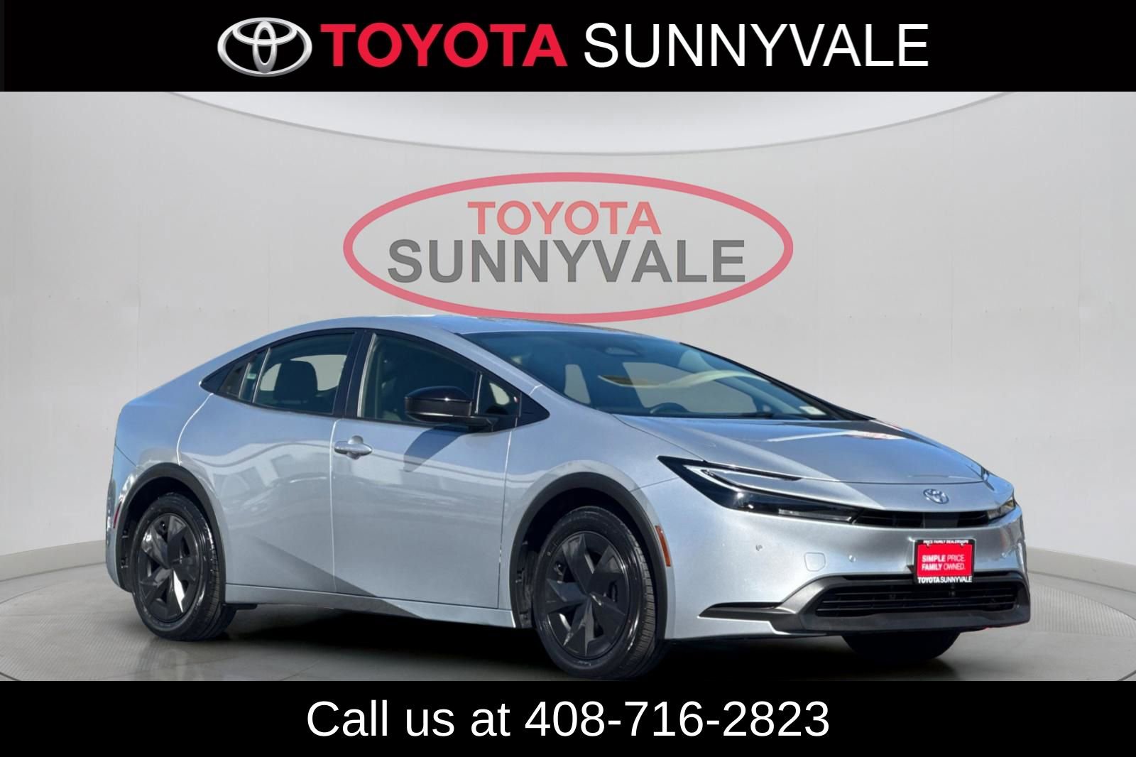 Used 2025 Toyota Prius LE image 10