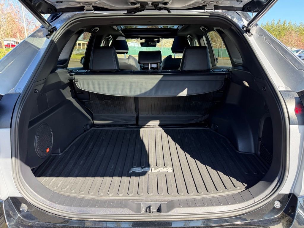 Used 2022 Toyota RAV4 XSE image 11