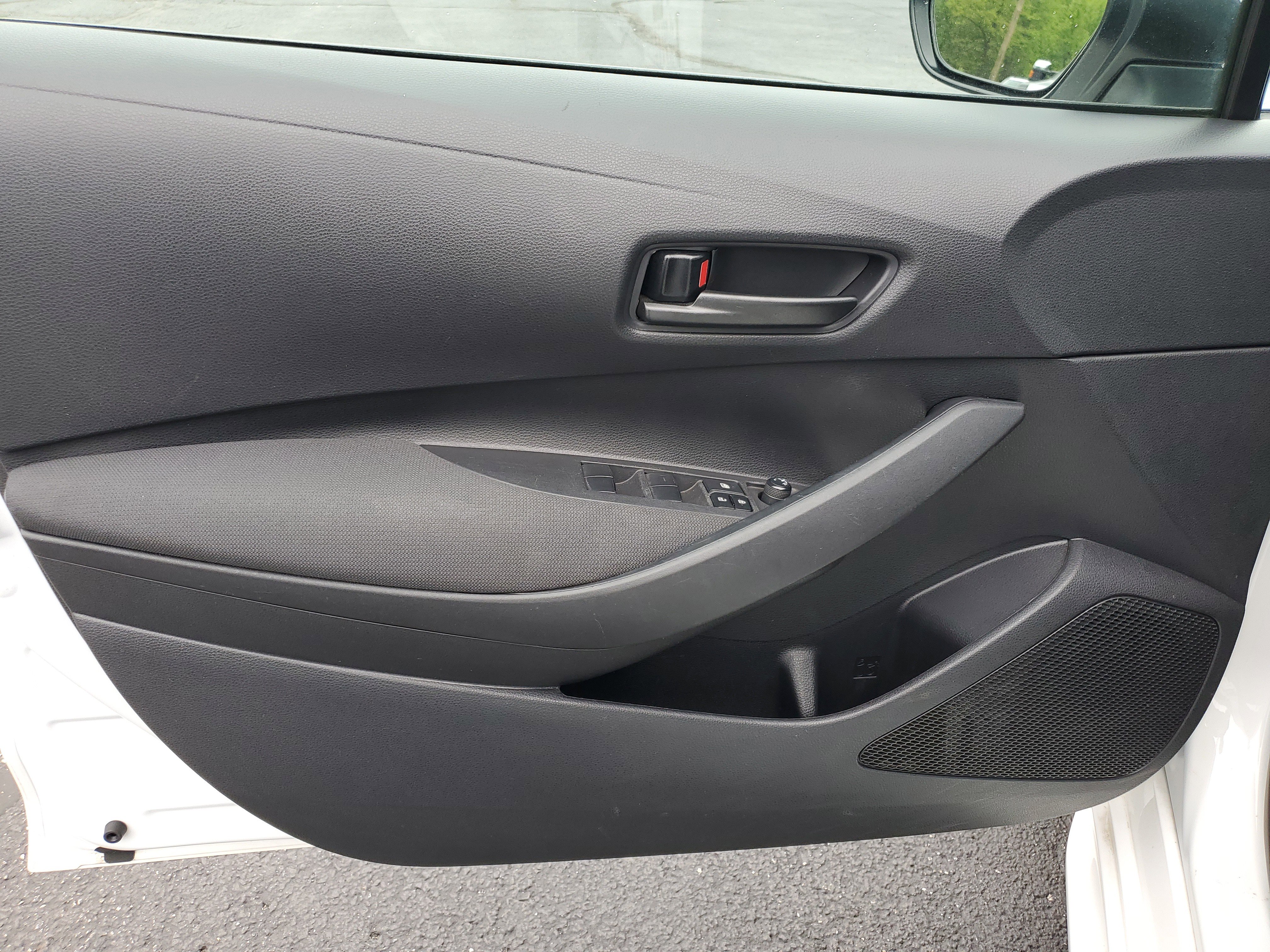Used 2024 Toyota Corolla LE FWD image 21