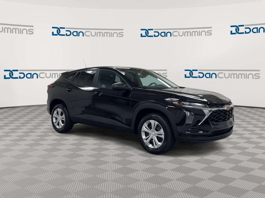 New 2026 Chevrolet Trax LS FWD image 2
