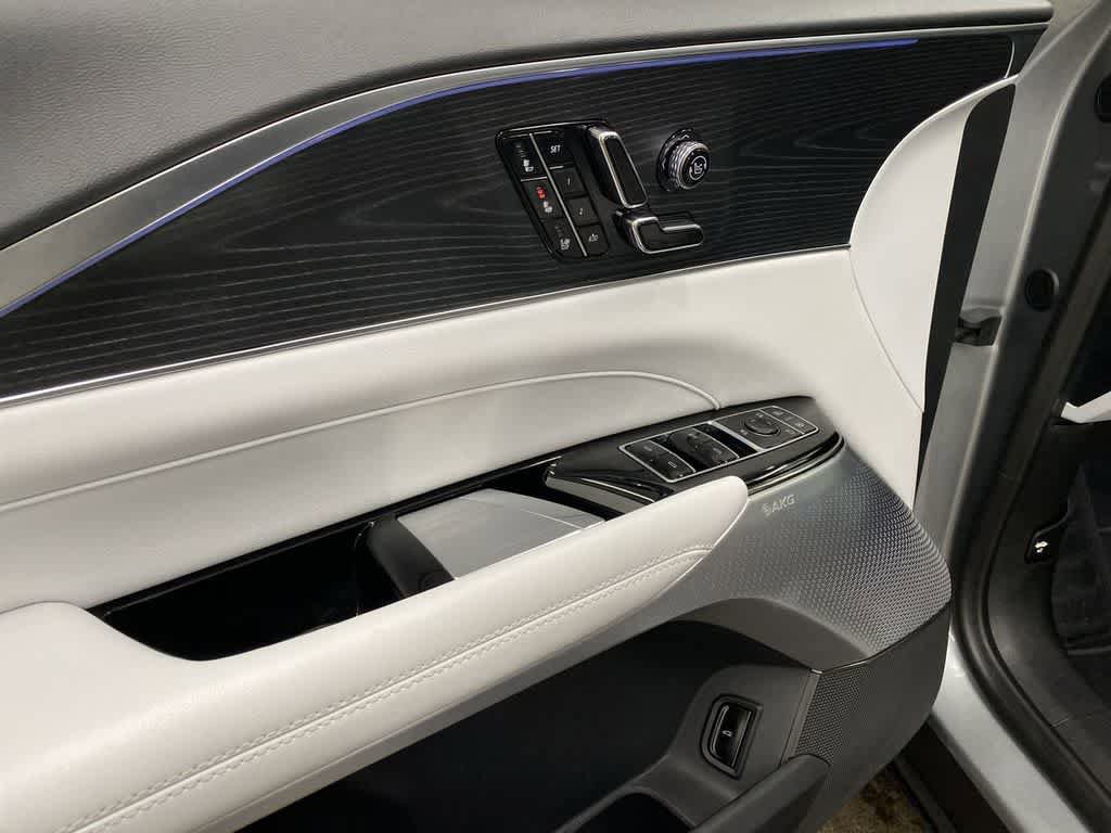 Certified 2025 Cadillac Lyriq Sport AWD/4WD image 15