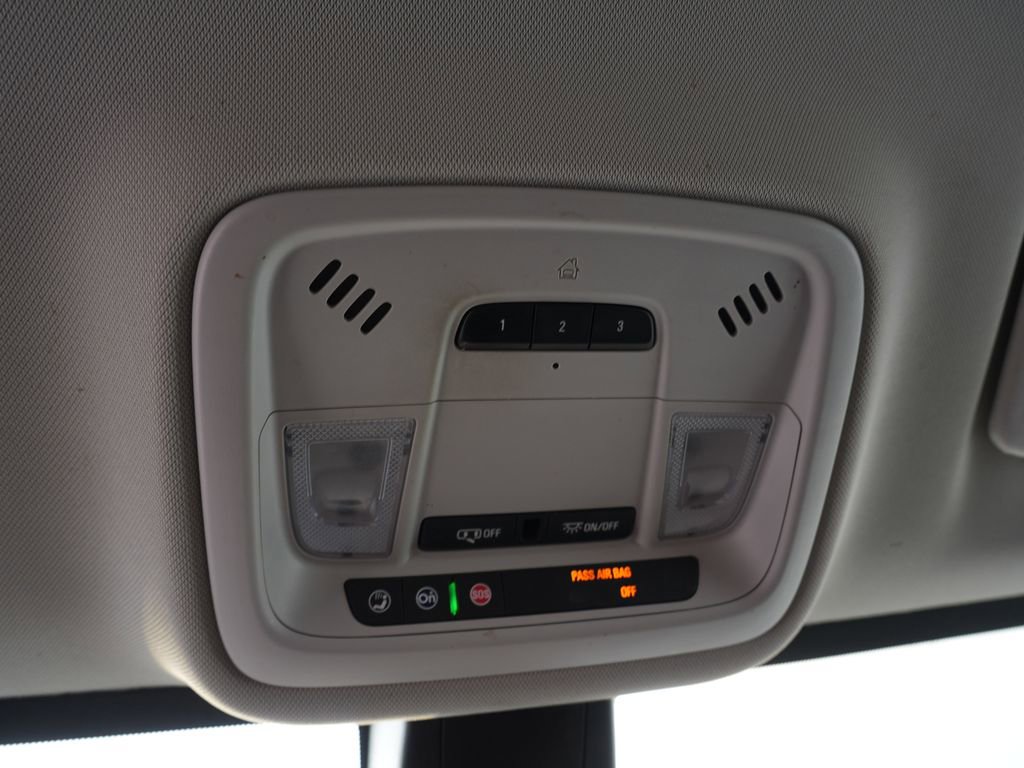 Used 2020 Chevrolet Traverse LT w/ Driver Confidence II Package image 39