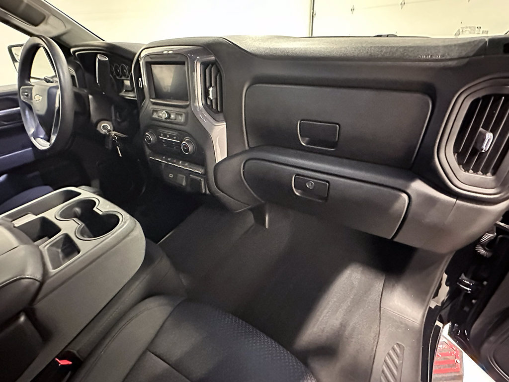 Used 2020 Chevrolet Silverado 1500 Custom w/ Custom Value Package AWD/4WD image 26