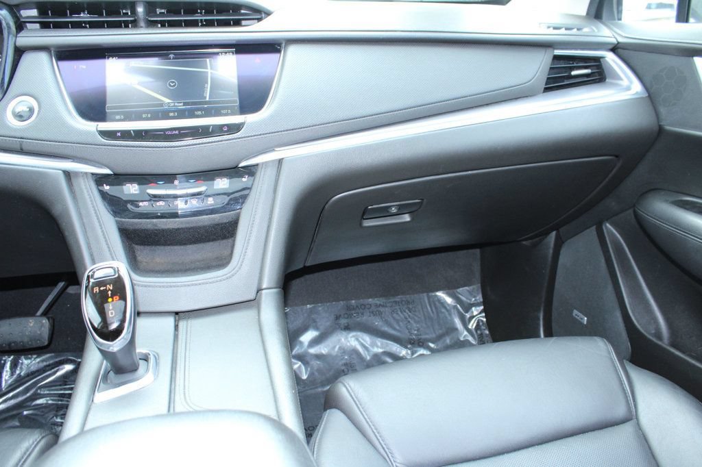 Used 2018 Cadillac XT5 Luxury w/ Driver Awareness Package FWD image 17