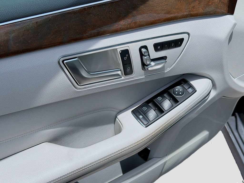Used 2014 Mercedes-Benz E 350 4MATIC Sedan w/ Premium 1 Package image 21