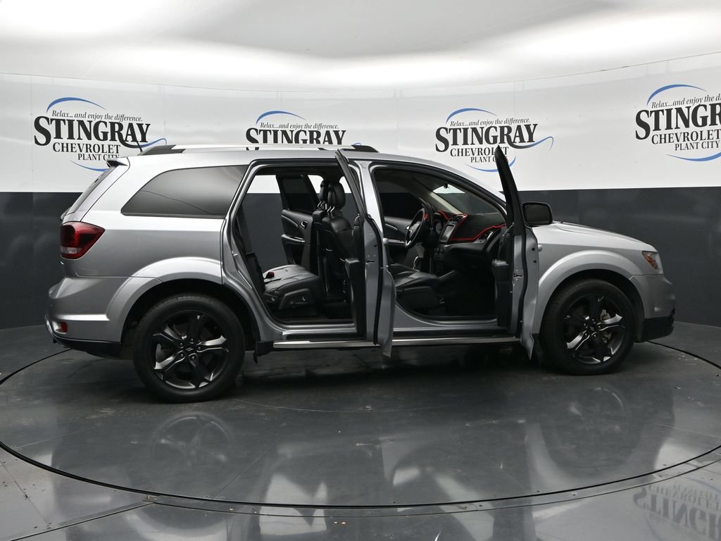 Used 2018 Dodge Journey Crossroad w/ Nav & Sun Group FWD image 27