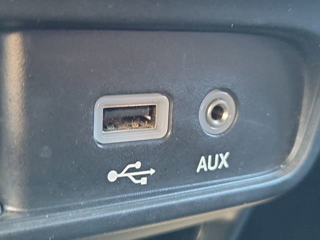 Used 2019 Chrysler Pacifica Touring Plus w/ S Appearance Package FWD image 32