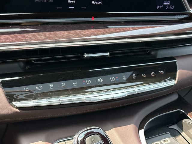 Used 2023 Cadillac Escalade ESV Premium Luxury Platinum AWD/4WD image 32