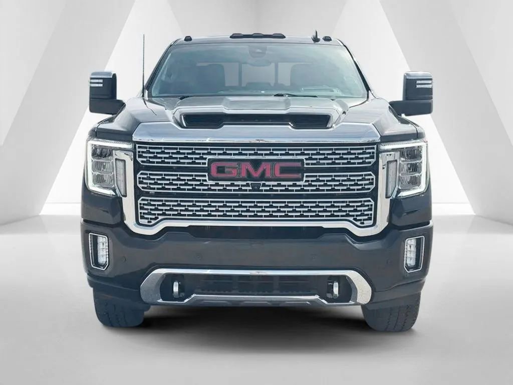 Used 2022 GMC Sierra 3500 Denali w/ Denali Black Diamond Edition image 2