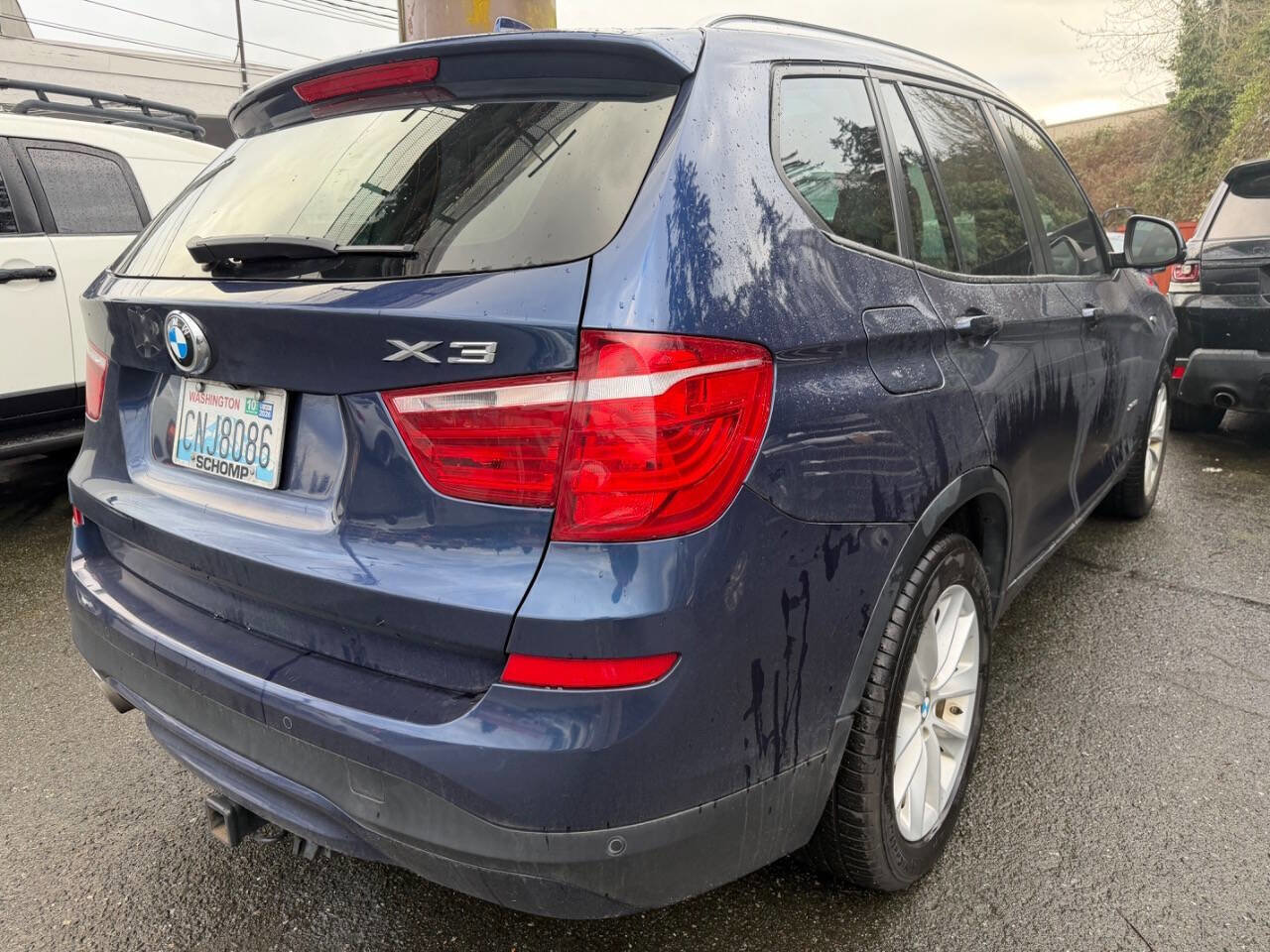 Used 2017 BMW X3 xDrive28i AWD/4WD image 3
