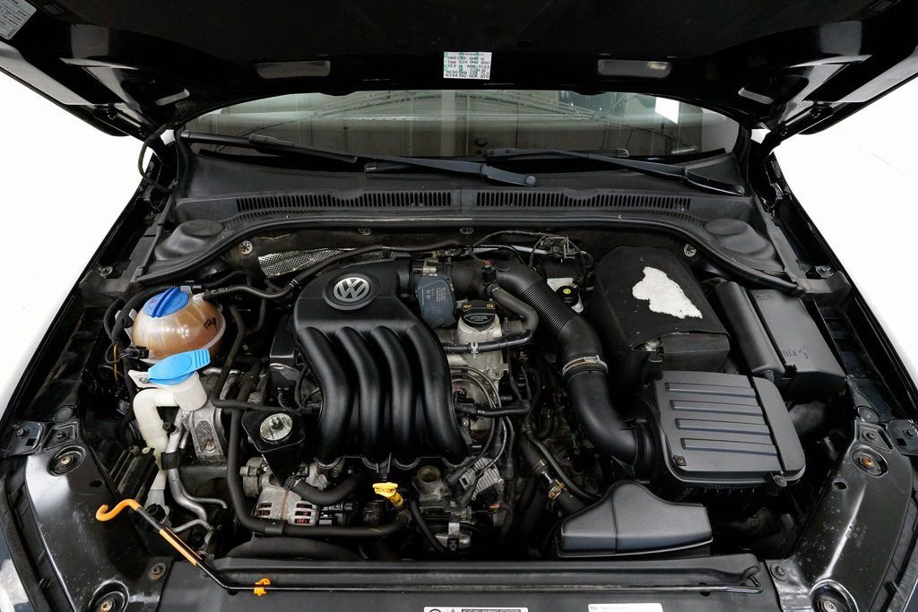 Used 2013 Volkswagen Jetta S image 3