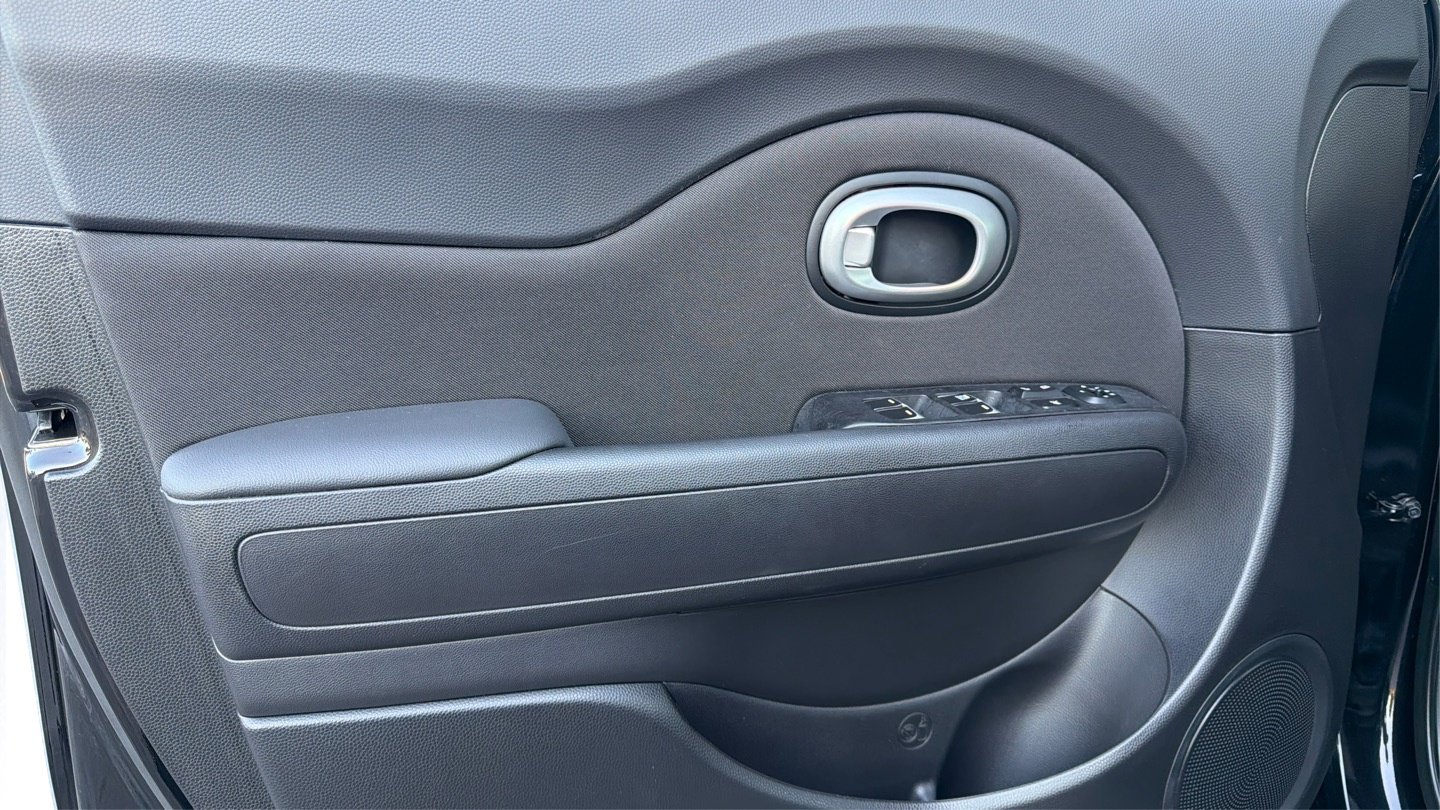 Used 2019 Kia Soul FWD image 37