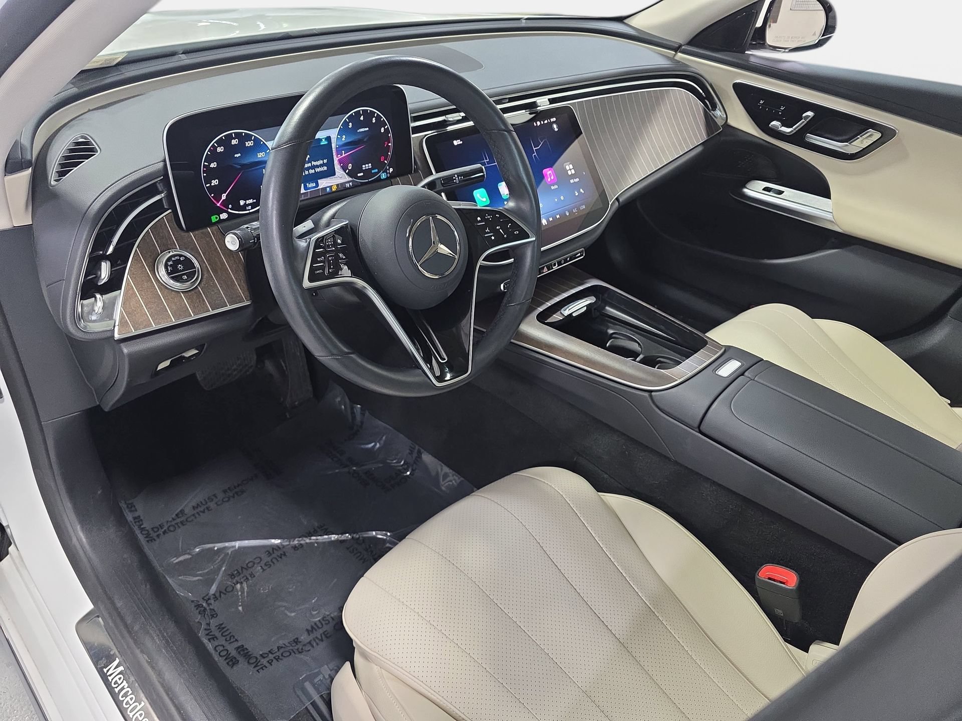 Used 2025 Mercedes-Benz E 350 4MATIC Sedan image 16