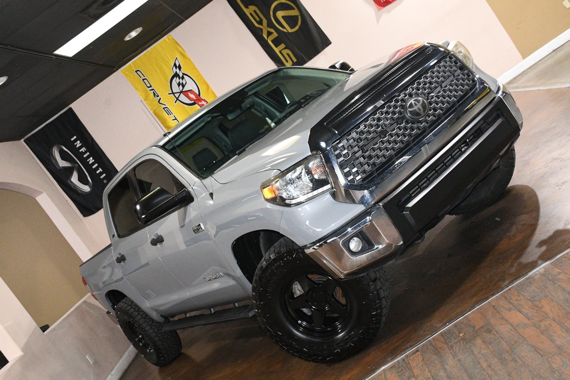 Used 2019 Toyota Tundra SR5 w/ SR5 Upgrade Package AWD/4WD image 77