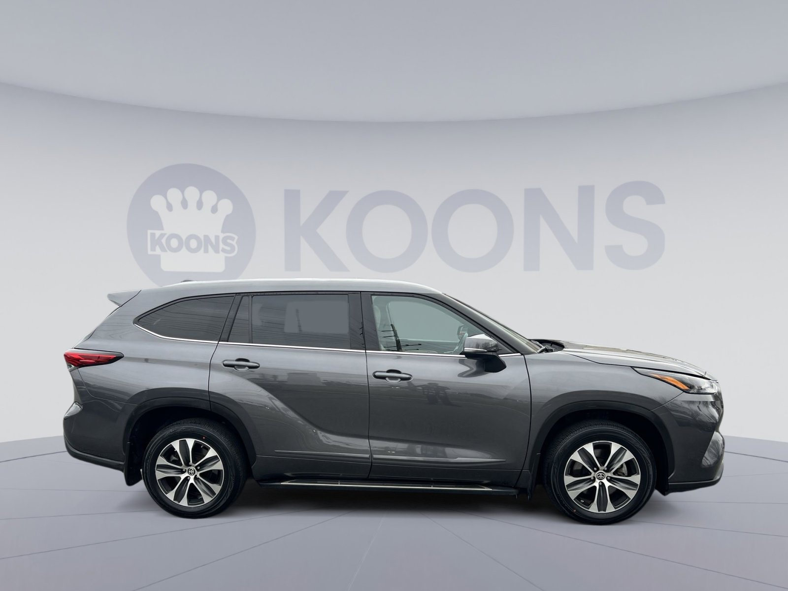 Used 2022 Toyota Highlander XLE image 8