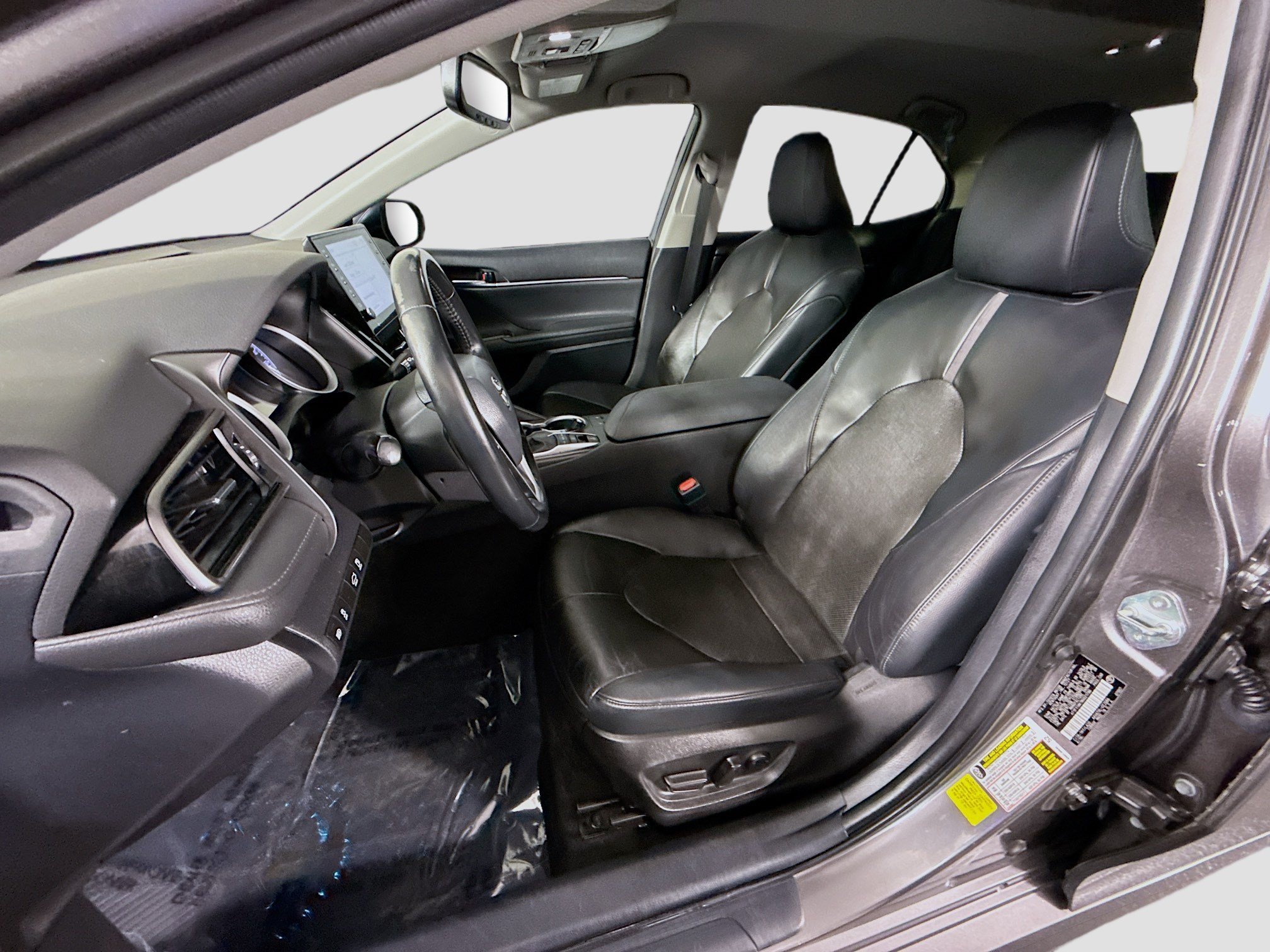Used 2022 Toyota Camry XLE FWD image 22