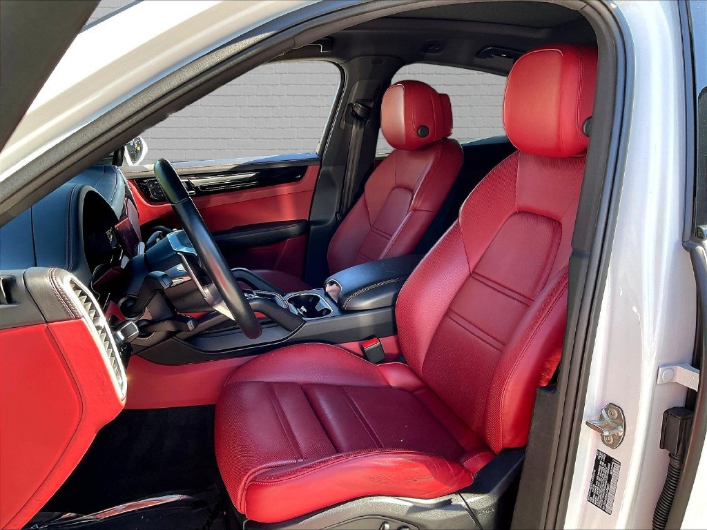 Used 2022 Porsche Cayenne Coupe w/ Premium Package AWD/4WD image 18