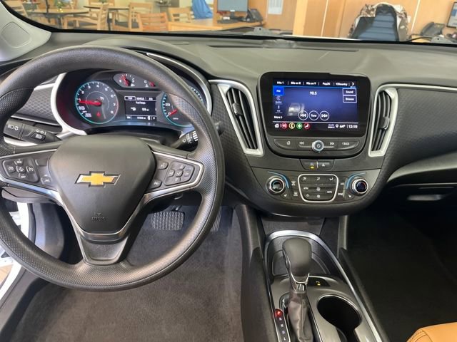 Used 2024 Chevrolet Malibu LT image 14
