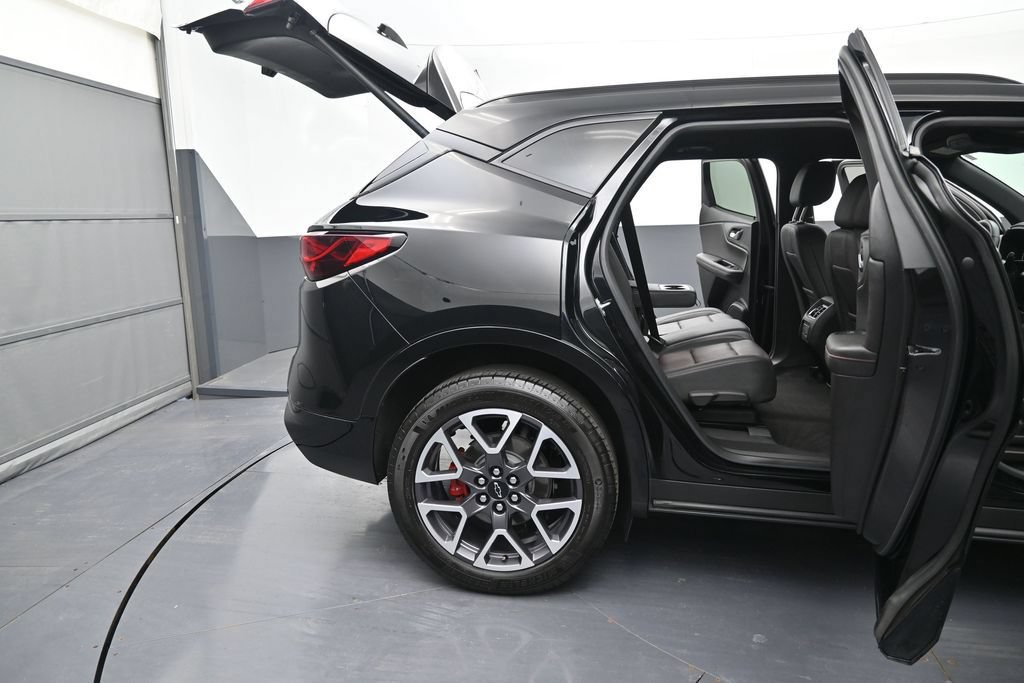 Certified 2023 Chevrolet Blazer RS w/ Driver Confidence II Package AWD/4WD image 10