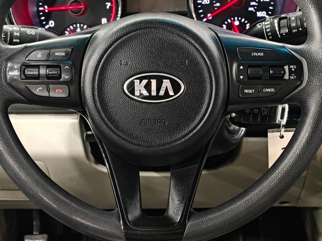 Used 2018 Kia Sedona L FWD image 5