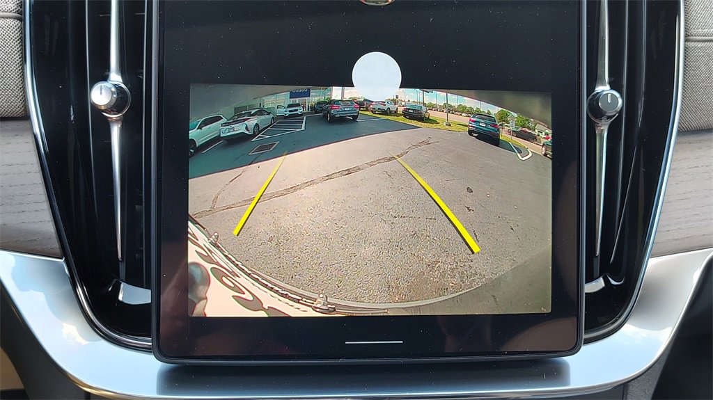 New 2026 Volvo XC90 B6 Core image 18