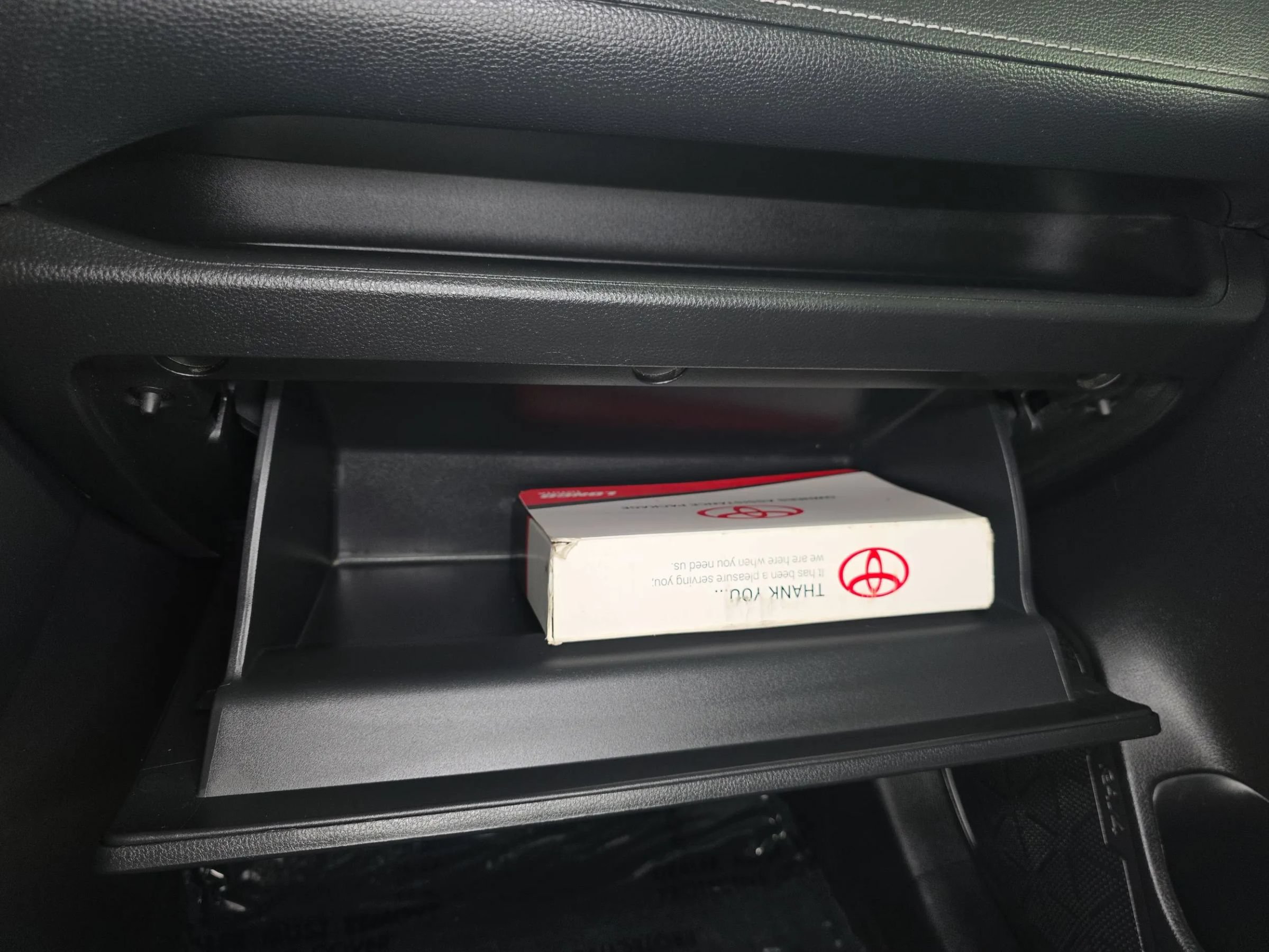 Used 2022 Toyota RAV4 XLE Premium FWD image 25