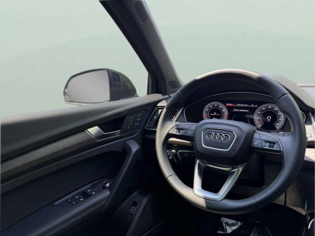 Certified 2023 Audi Q5 2.0T Prestige w/ Prestige Package AWD/4WD image 11