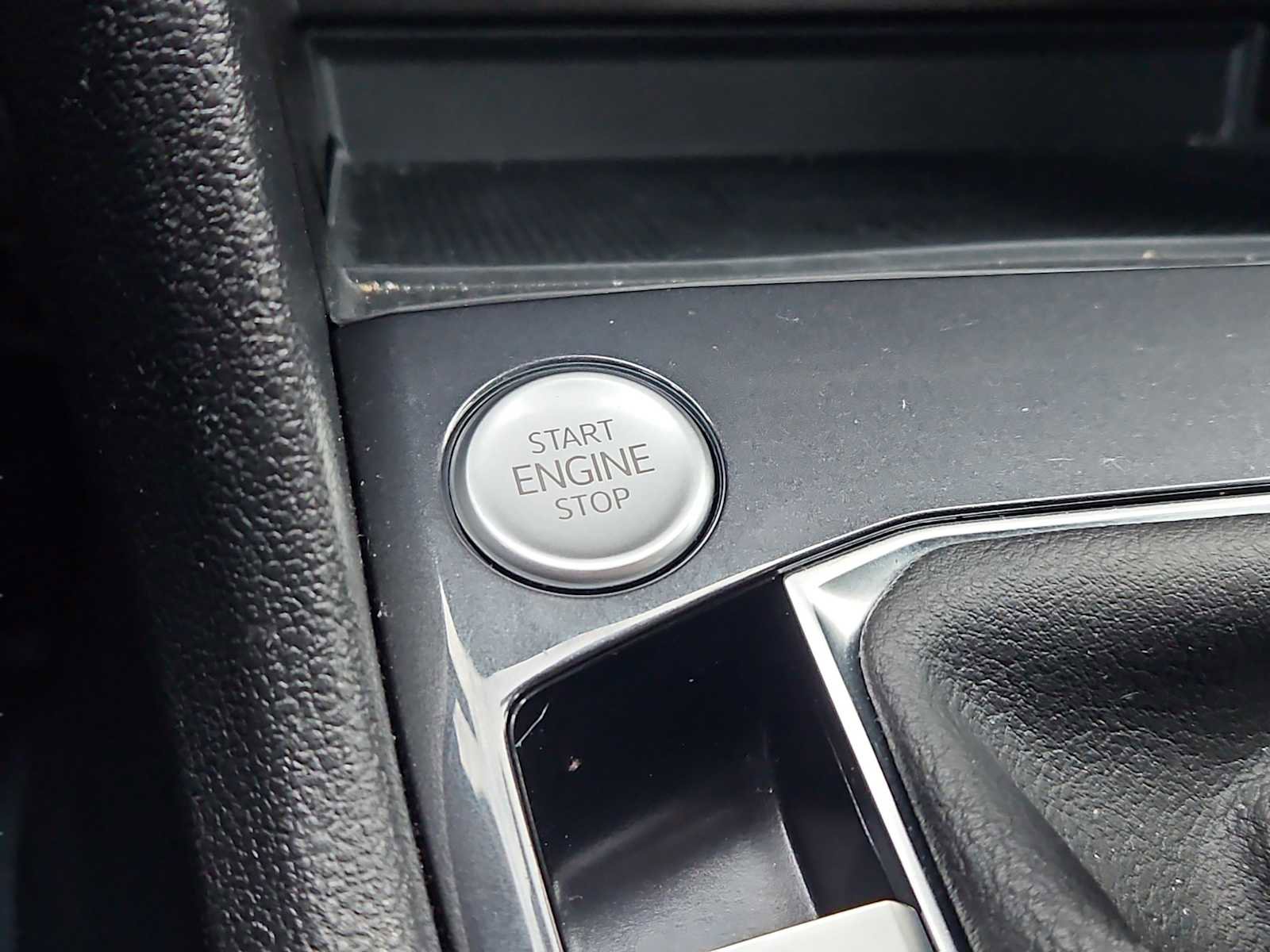 Used 2024 Volkswagen Tiguan Wolfsburg Edition image 22