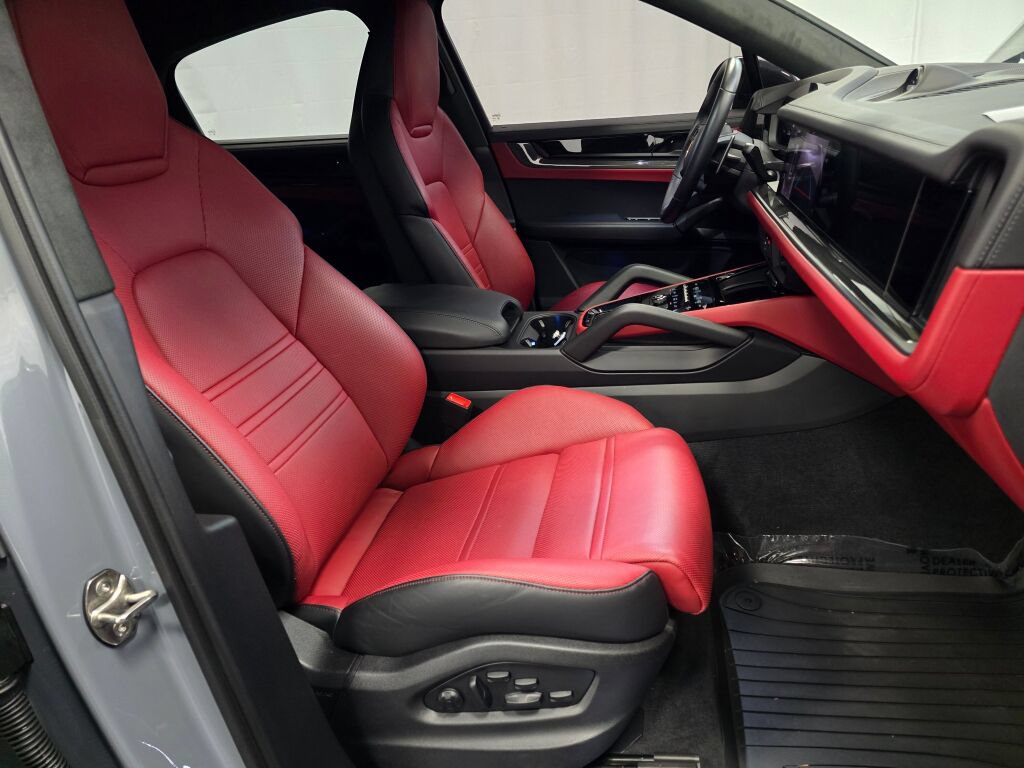 Certified 2024 Porsche Cayenne Turbo GT AWD/4WD image 29