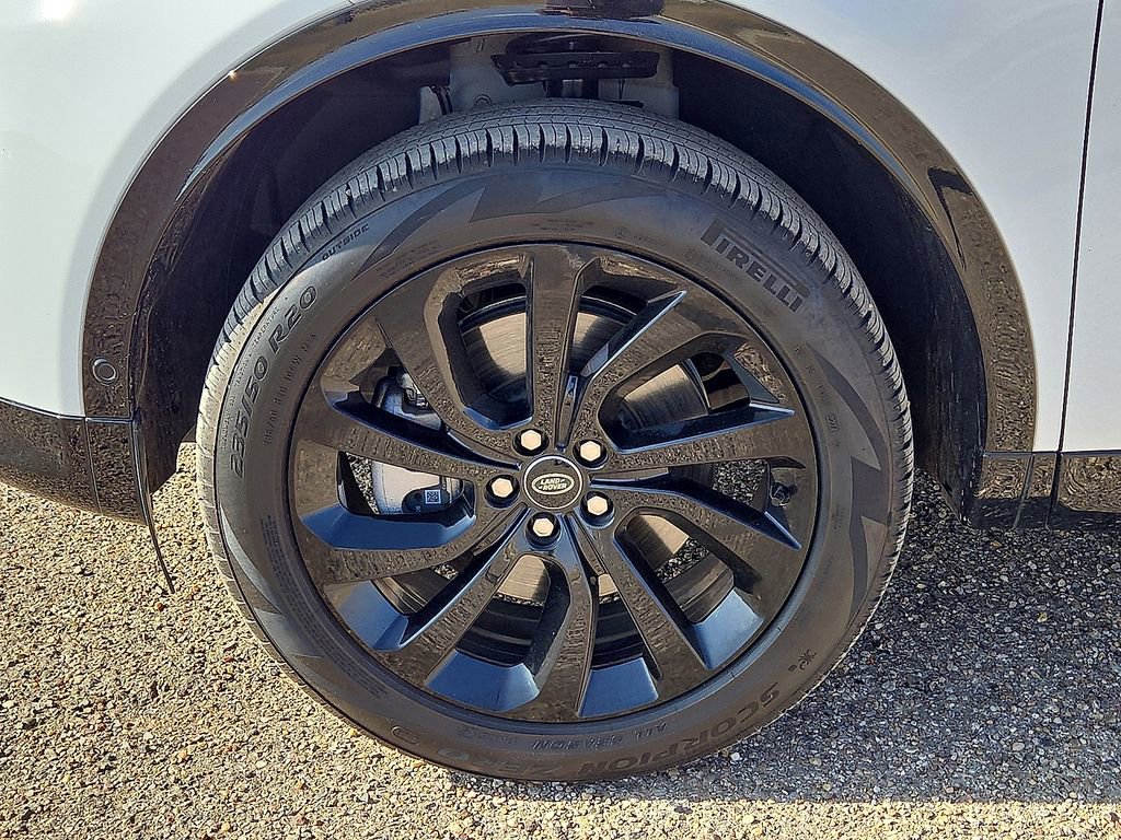 Used 2025 Land Rover Discovery Sport Dynamic SE image 11