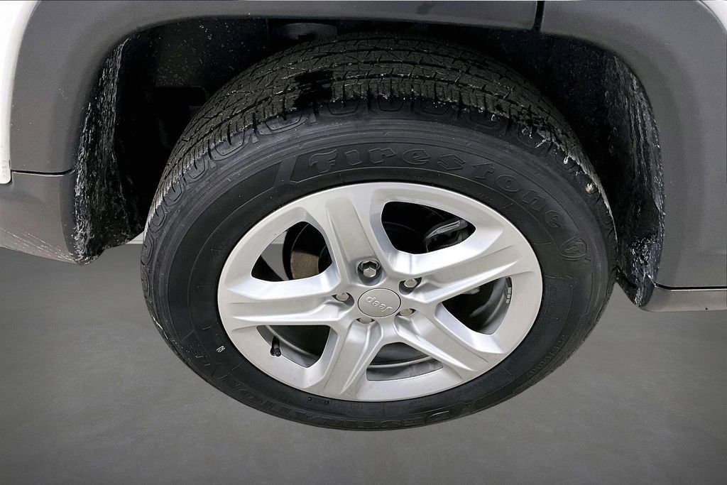 Used 2023 Jeep Compass Sport image 31