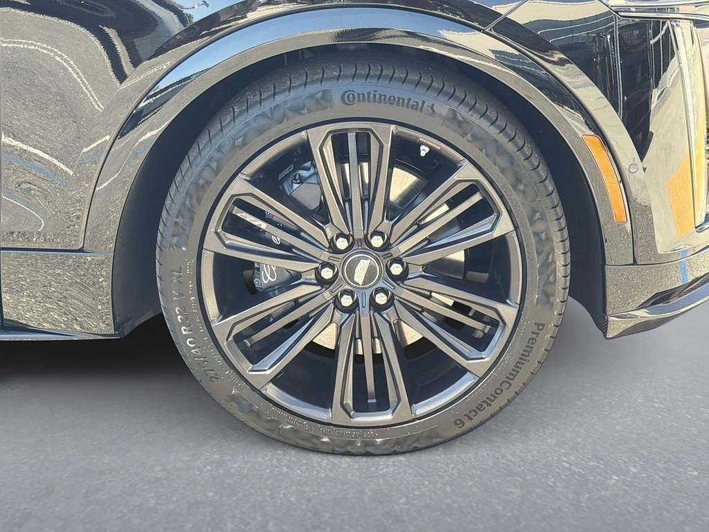 Used 2026 Cadillac Lyriq V w/ Exterior Carbon Fiber Package AWD/4WD image 35