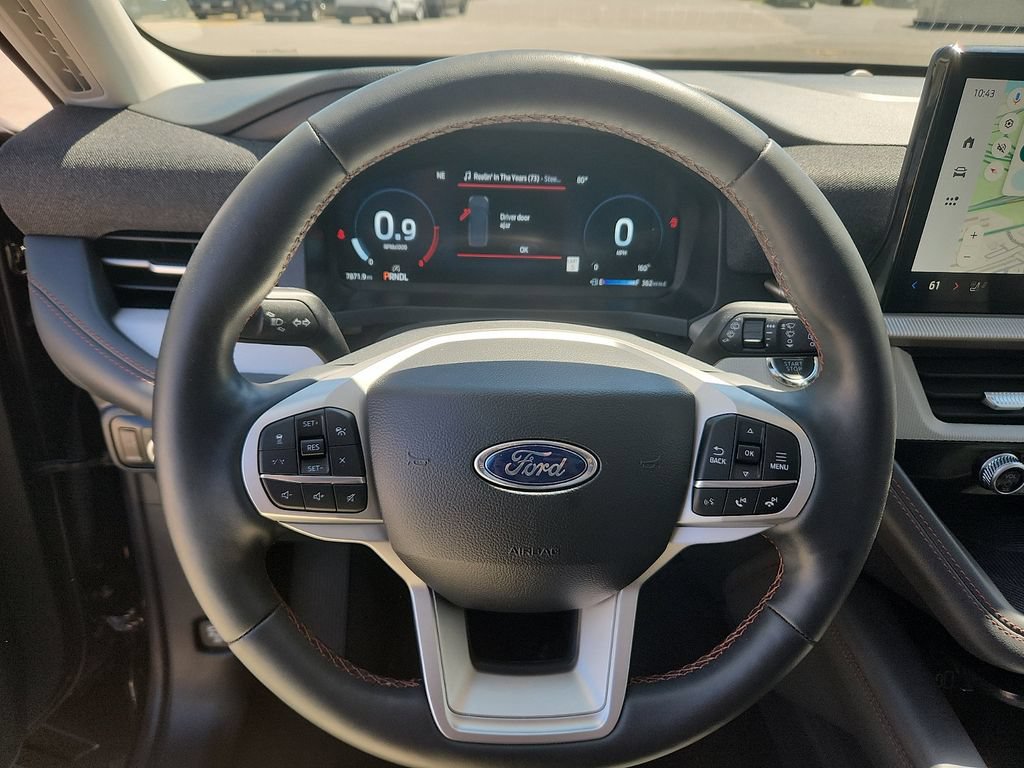 Used 2025 Ford Explorer Active w/ Active Comfort Package AWD/4WD image 16