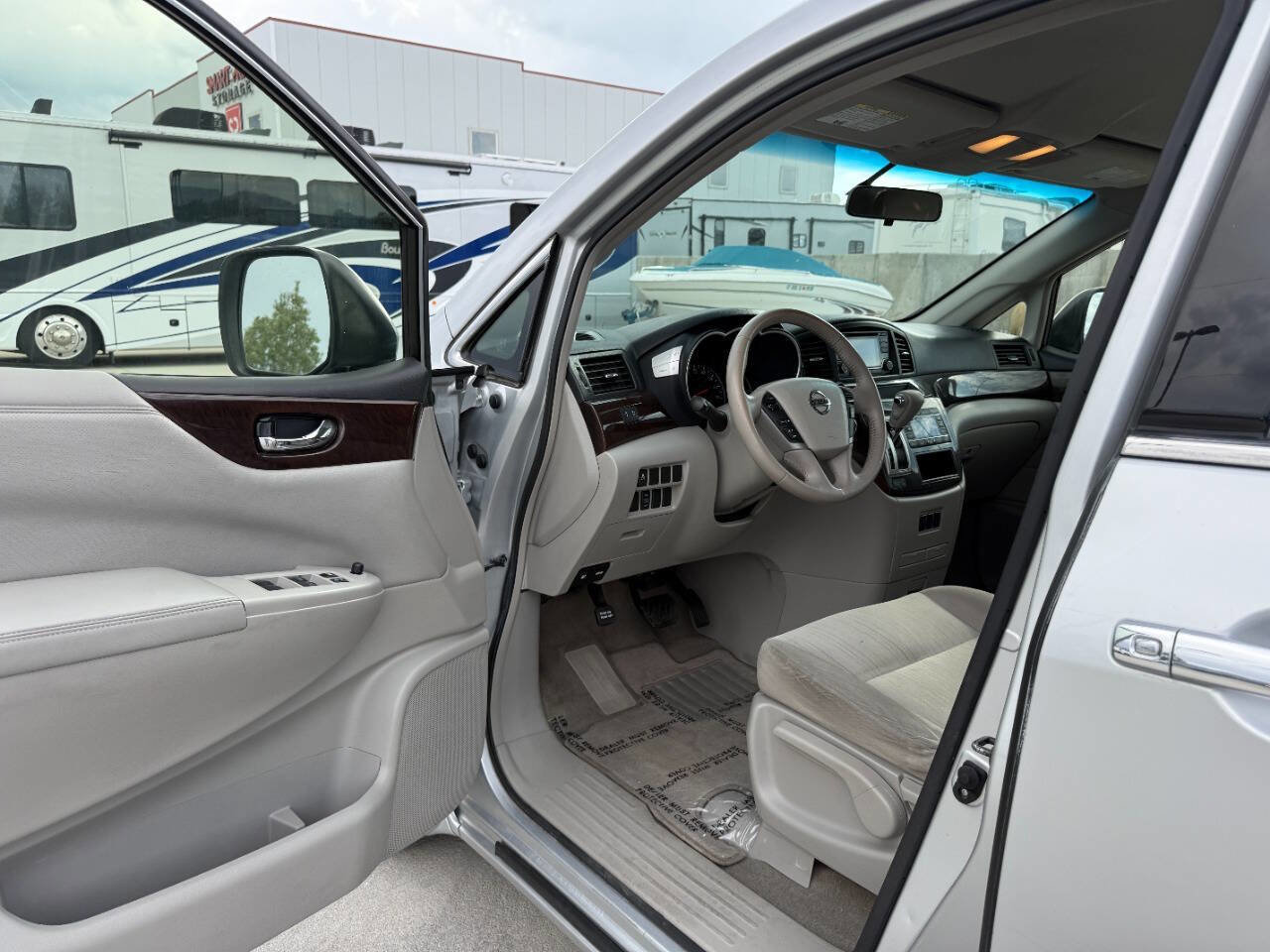 Used 2015 Nissan Quest SV image 13